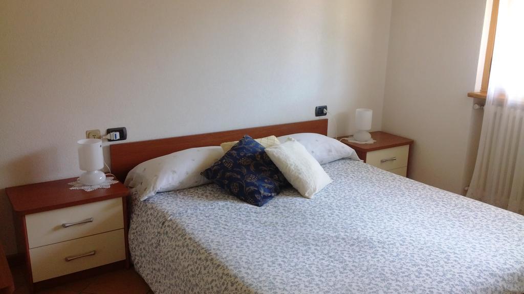 B&B I Pioppi Chiavenna Ruang foto
